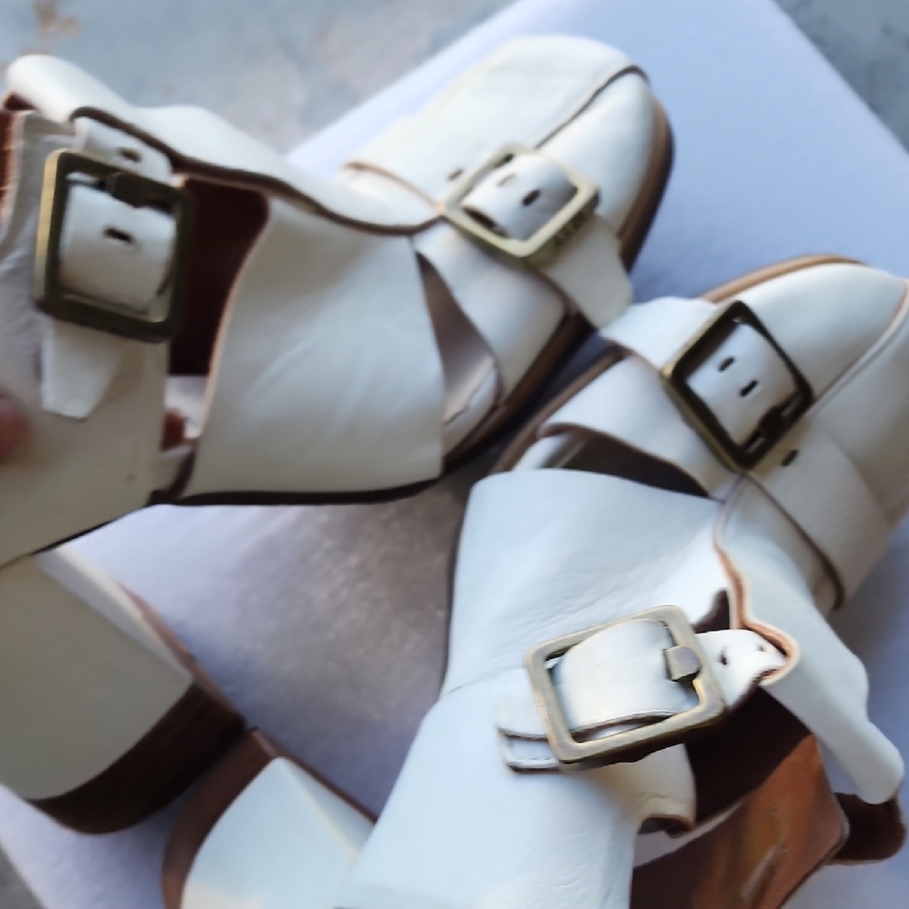 A.S.98 Emery Pump In Milk Heeled Sandals - Picture 15 of 15